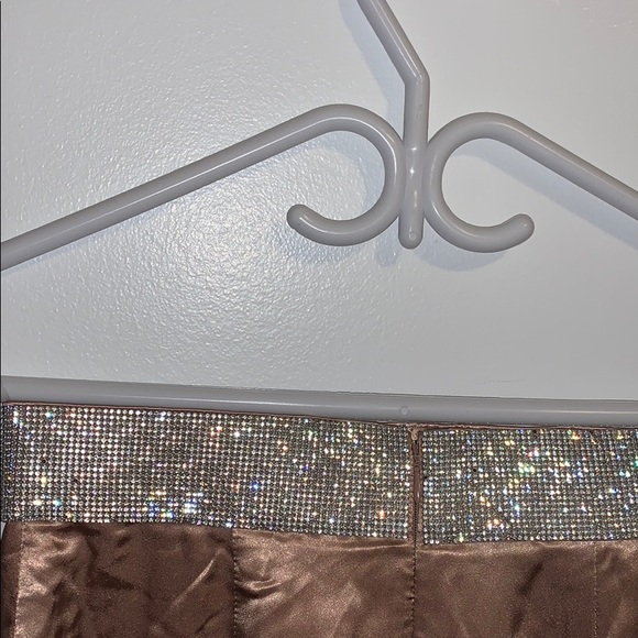 Pink satin skirt with rhinestone - Picture 4 of 6